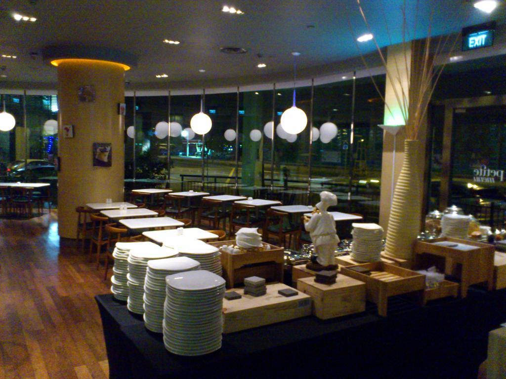 Aqueen Hotel Lavender Singapore Buitenkant foto