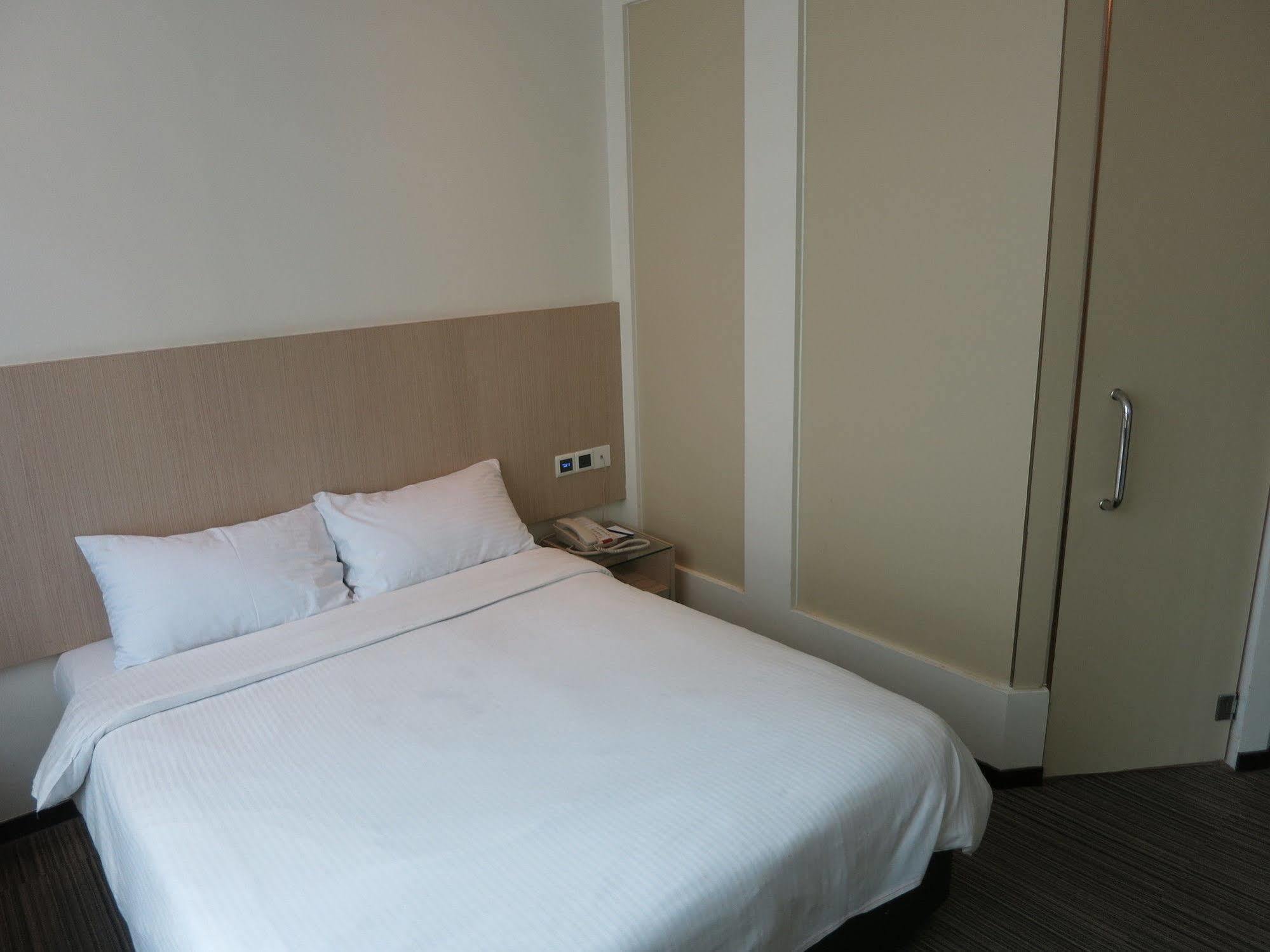 Aqueen Hotel Lavender Singapore Buitenkant foto